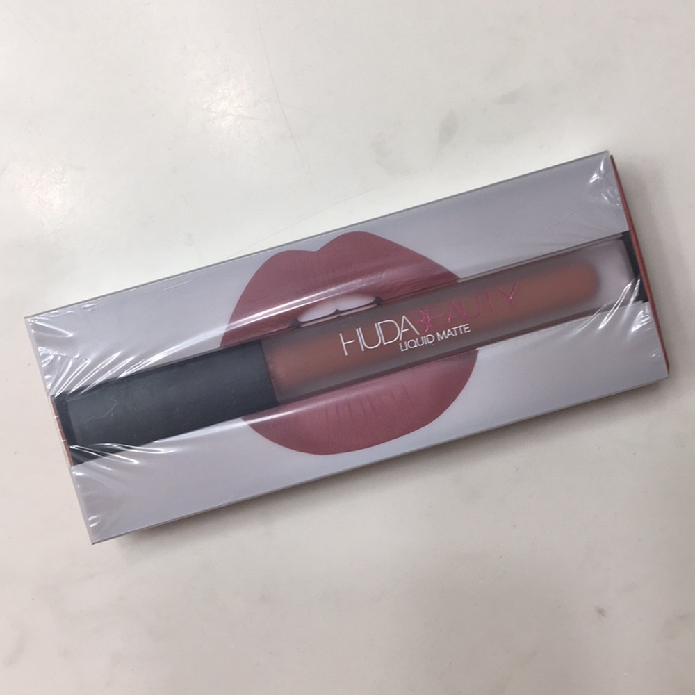 Huda Beauty Liquid Matte Lipstick - Bombshell